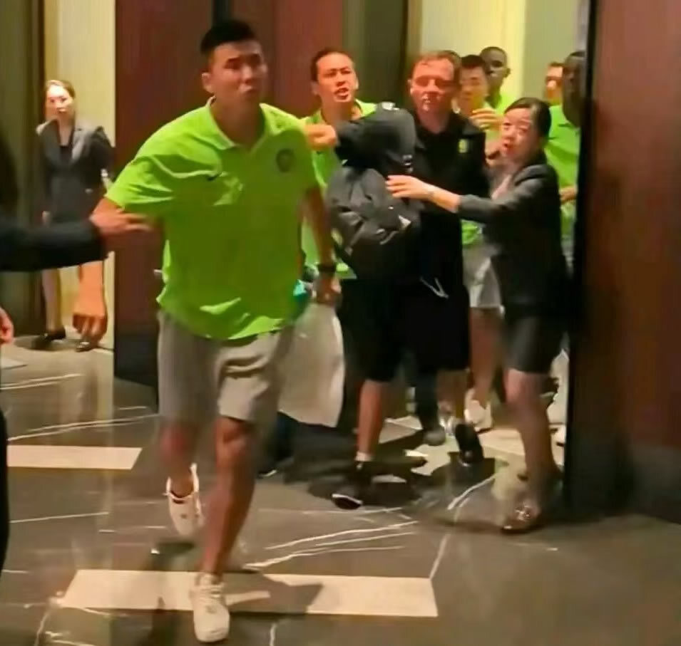 gtimg, 电梯门口 gtimg, 电梯门口